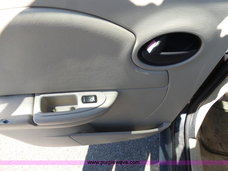 image for item J4210 2003 Saturn Ion 3