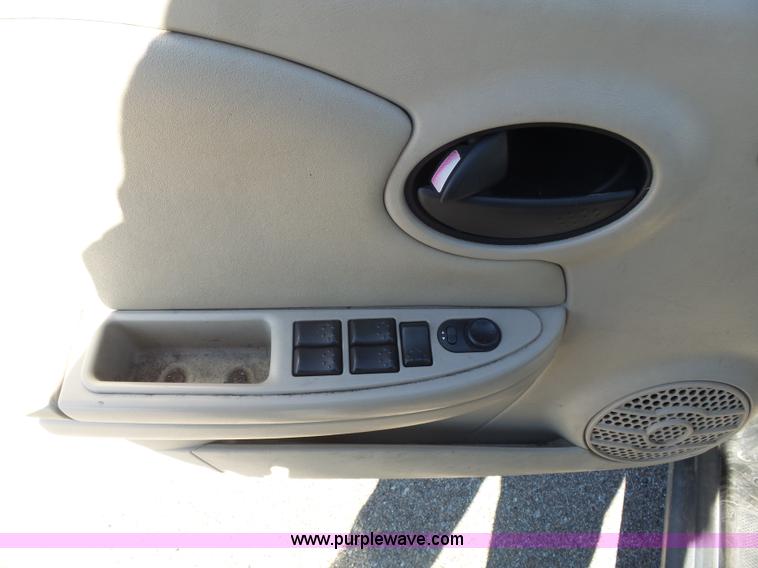 image for item J4210 2003 Saturn Ion 3