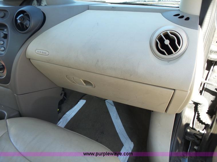 image for item J4210 2003 Saturn Ion 3