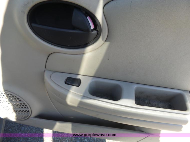 image for item J4210 2003 Saturn Ion 3