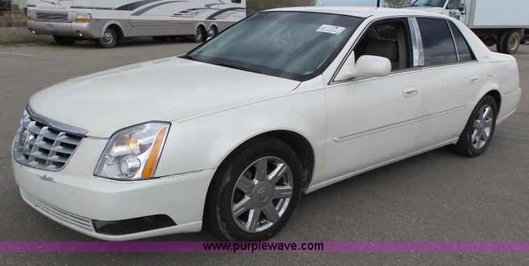 image for item J4211 2006 Cadillac DTS