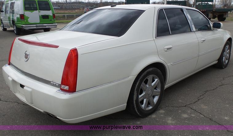 image for item J4211 2006 Cadillac DTS