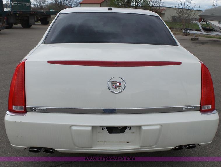 image for item J4211 2006 Cadillac DTS