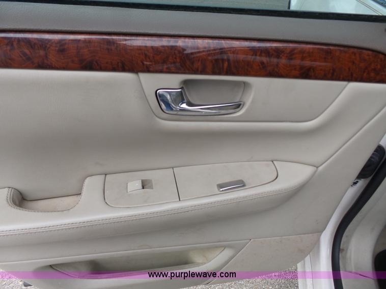 image for item J4211 2006 Cadillac DTS