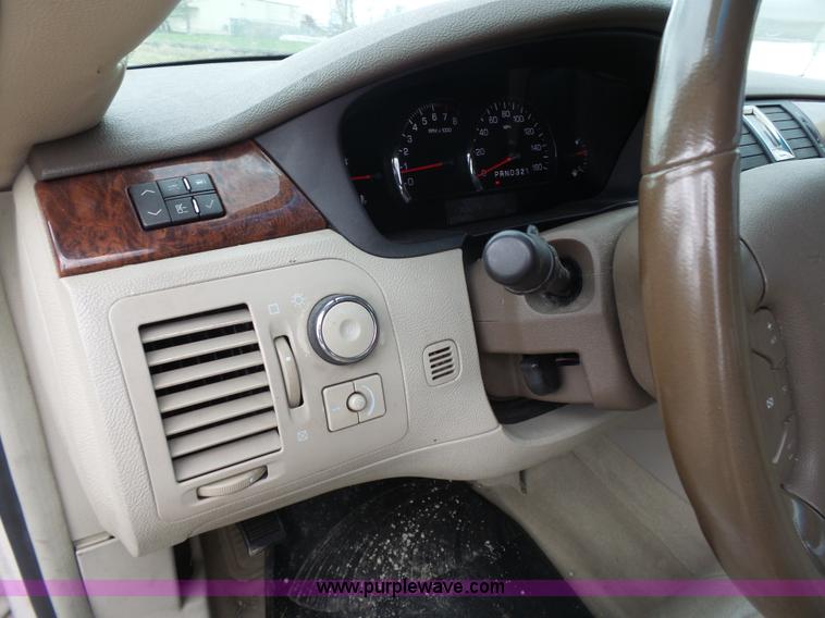 image for item J4211 2006 Cadillac DTS