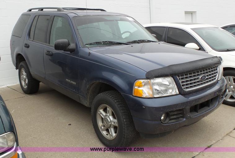 image for item J4241 2004 Ford Explorer XL SUV