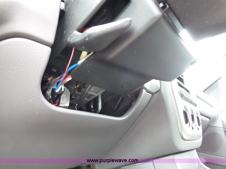 image for item J4241 2004 Ford Explorer XL SUV