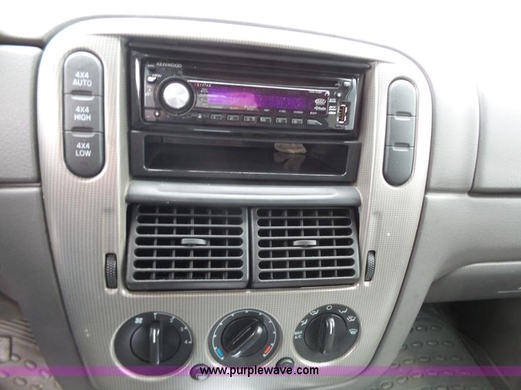 image for item J4241 2004 Ford Explorer XL SUV