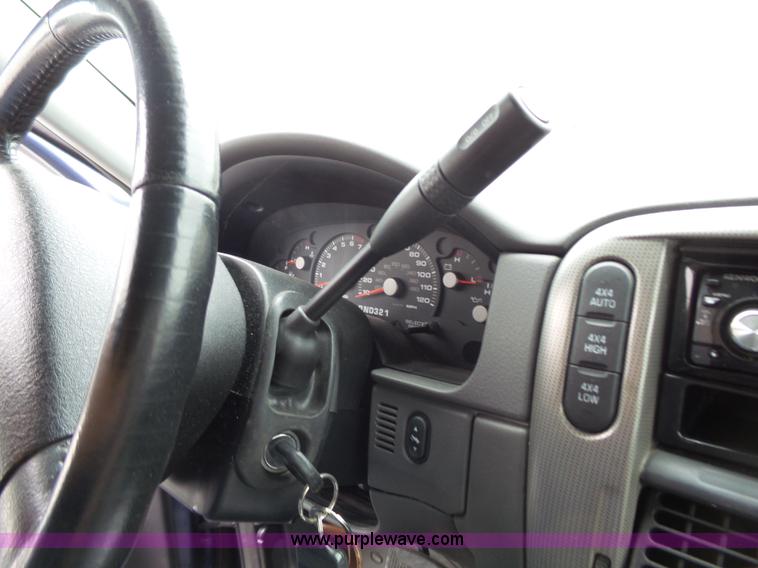 image for item J4241 2004 Ford Explorer XL SUV