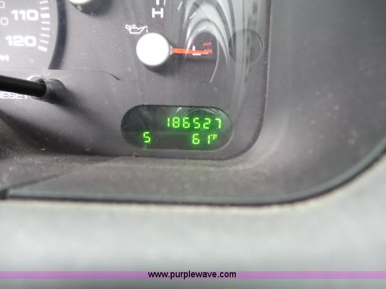 image for item J4241 2004 Ford Explorer XL SUV