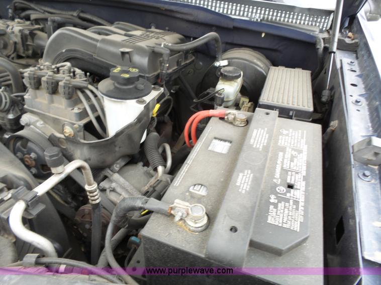 image for item J4241 2004 Ford Explorer XL SUV