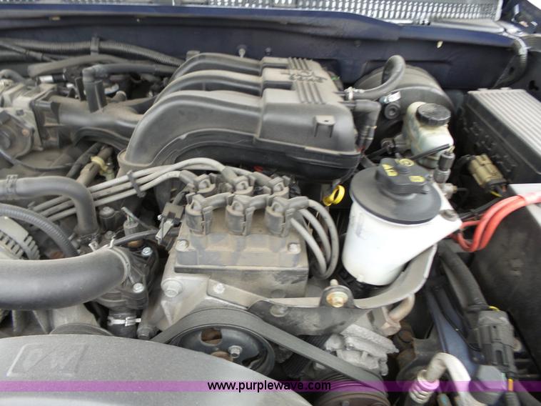 image for item J4241 2004 Ford Explorer XL SUV