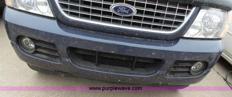 image for item J4241 2004 Ford Explorer XL SUV