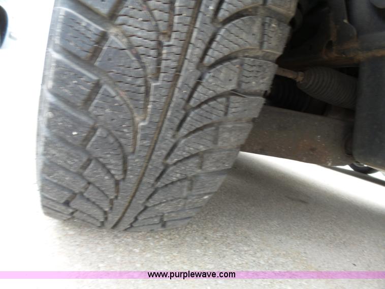 image for item J4241 2004 Ford Explorer XL SUV