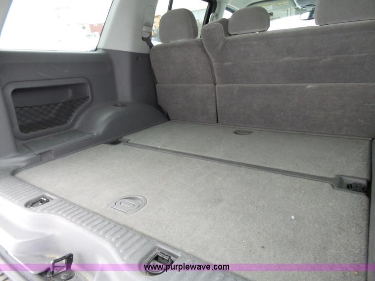 image for item J4241 2004 Ford Explorer XL SUV