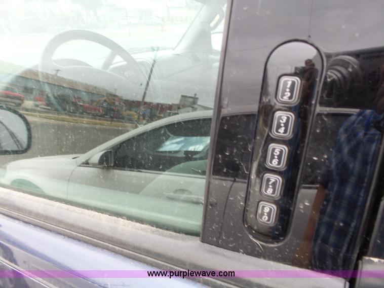 image for item J4241 2004 Ford Explorer XL SUV