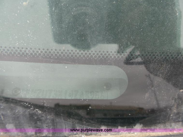 image for item J4241 2004 Ford Explorer XL SUV