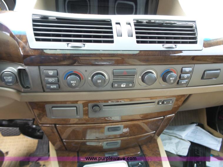 image for item J4243 2002 BMW 745Li