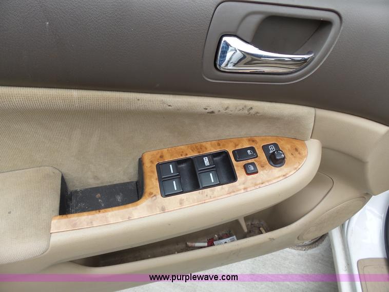 image for item J4244 2005 Honda Accord EX