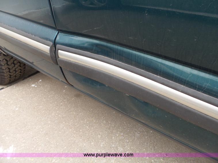 image for item L3711 1998 Chevrolet Blazer SUV