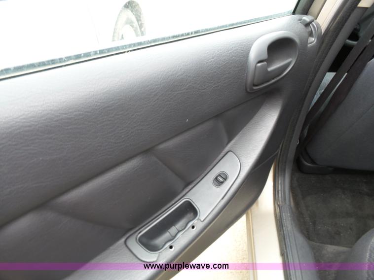 image for item L3713 2002 Dodge Stratus