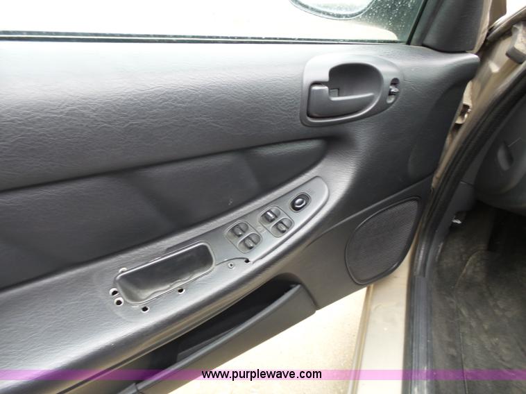 image for item L3713 2002 Dodge Stratus