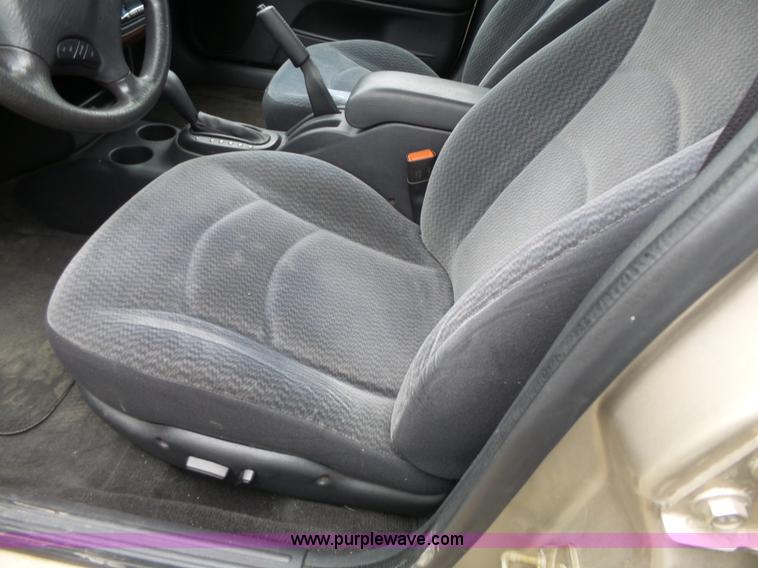 image for item L3713 2002 Dodge Stratus