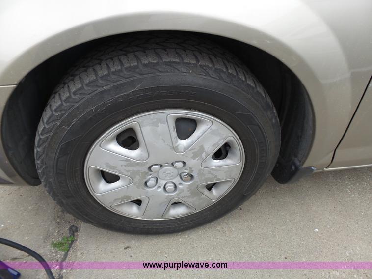 image for item L3713 2002 Dodge Stratus