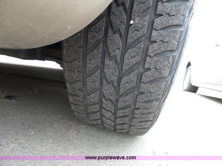 image for item L3713 2002 Dodge Stratus