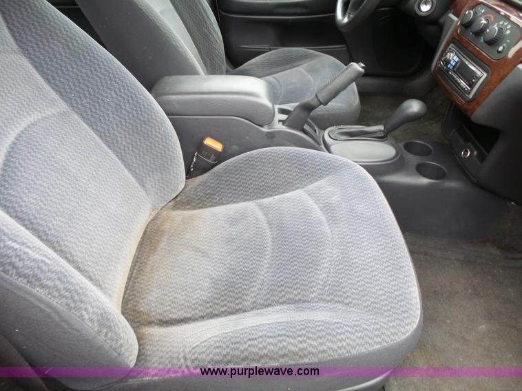 image for item L3713 2002 Dodge Stratus