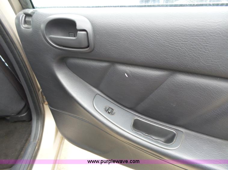 image for item L3713 2002 Dodge Stratus