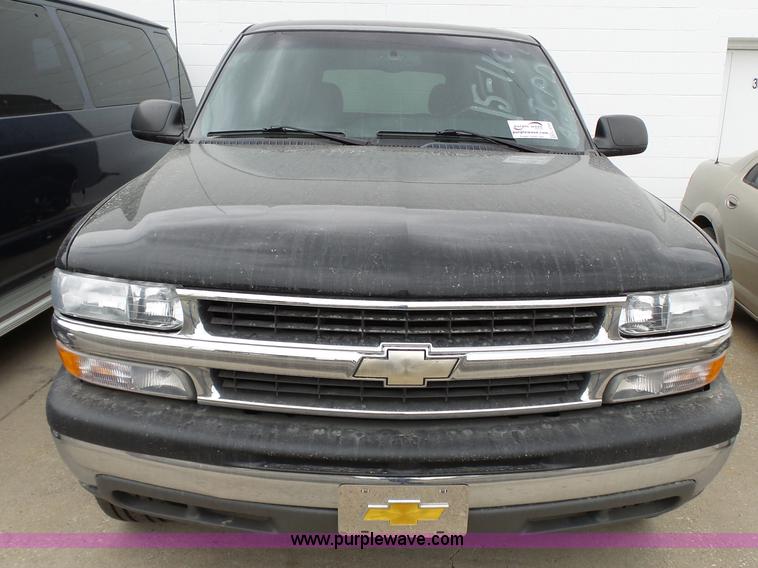 image for item L3714 2001 Chevrolet Tahoe LS SUV