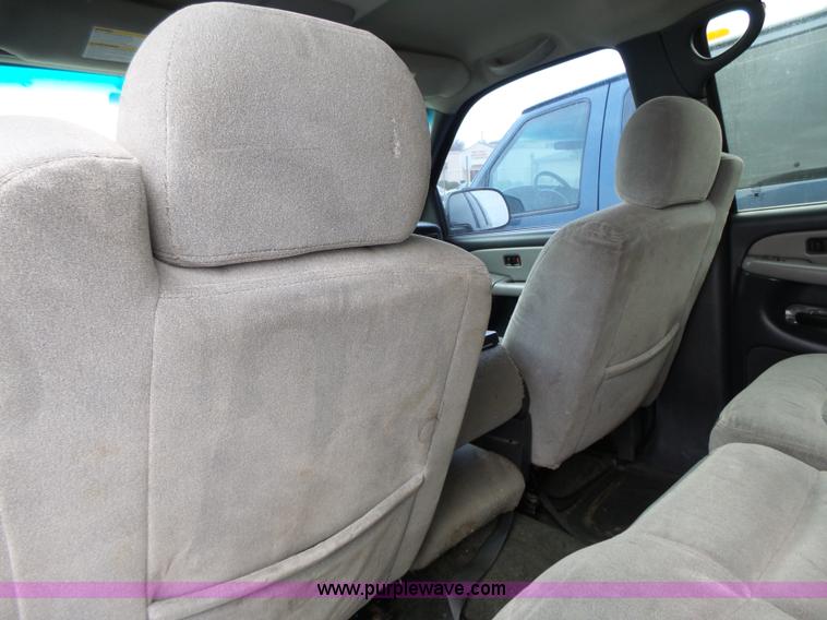 image for item L3714 2001 Chevrolet Tahoe LS SUV