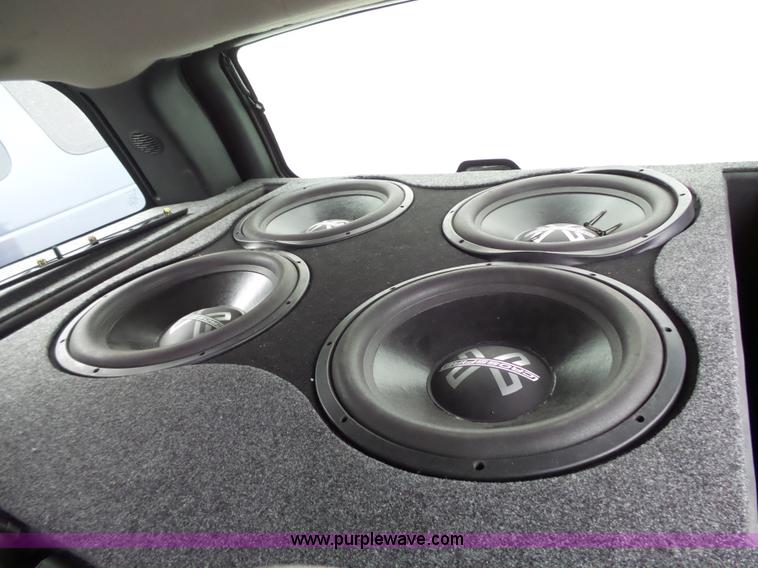 image for item L3714 2001 Chevrolet Tahoe LS SUV