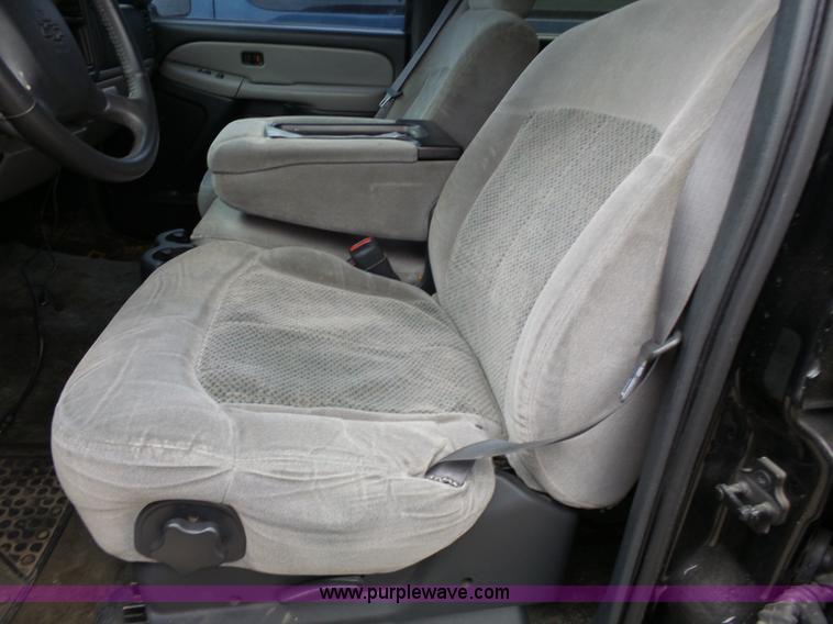 image for item L3714 2001 Chevrolet Tahoe LS SUV