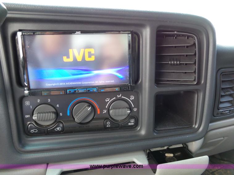 image for item L3714 2001 Chevrolet Tahoe LS SUV