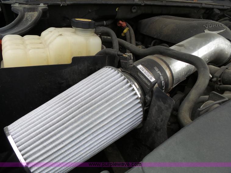 image for item L3714 2001 Chevrolet Tahoe LS SUV