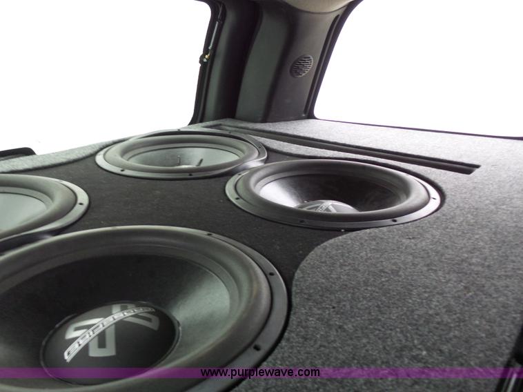 image for item L3714 2001 Chevrolet Tahoe LS SUV