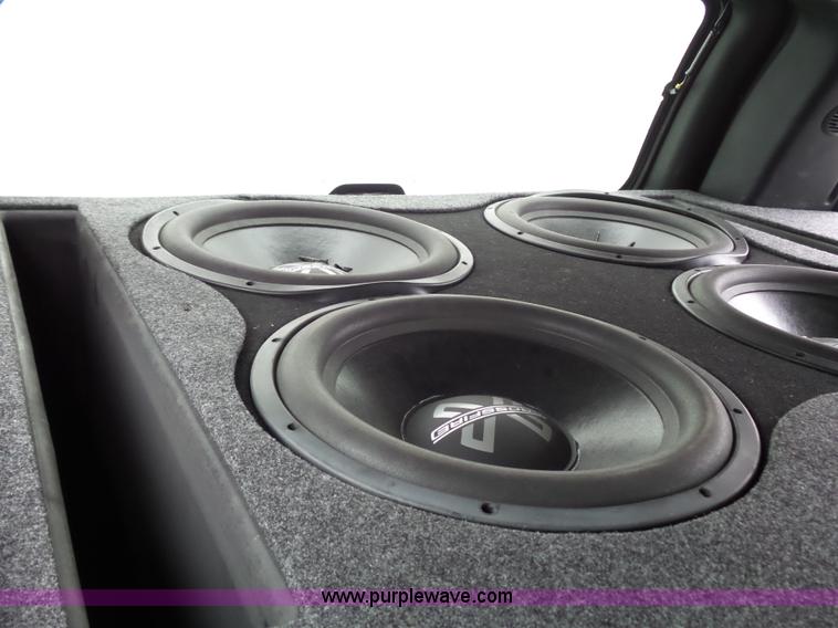 image for item L3714 2001 Chevrolet Tahoe LS SUV