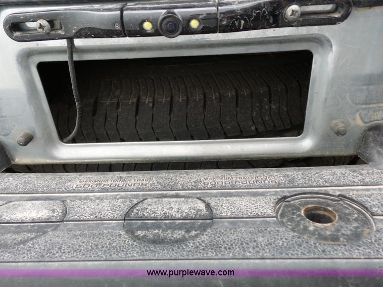 image for item L3714 2001 Chevrolet Tahoe LS SUV