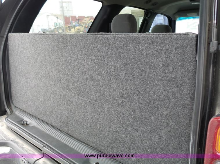 image for item L3714 2001 Chevrolet Tahoe LS SUV