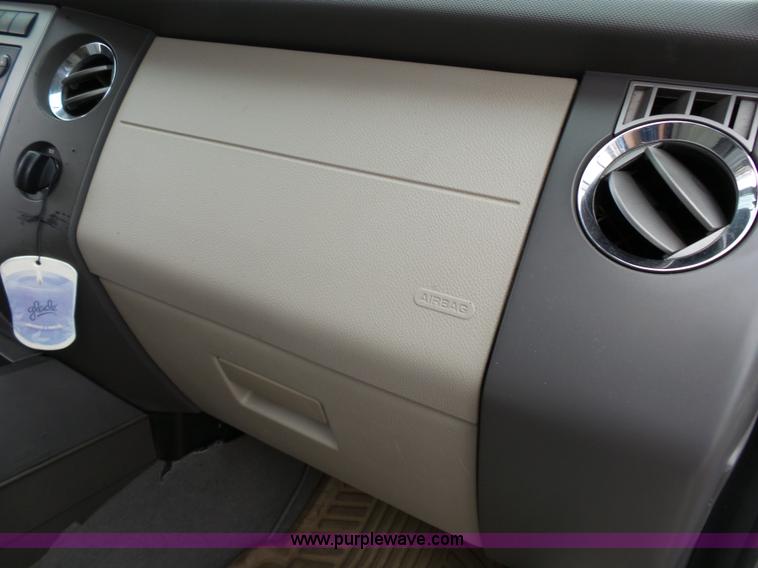 image for item L3718 2007 Ford Expedition SUV