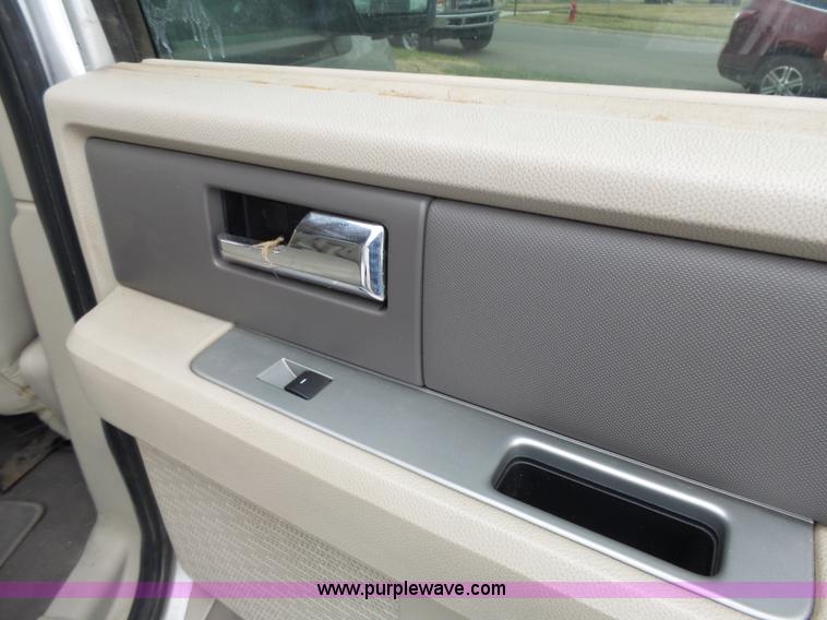 image for item L3718 2007 Ford Expedition SUV