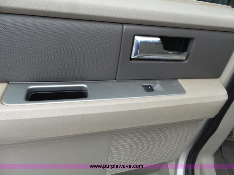 image for item L3718 2007 Ford Expedition SUV