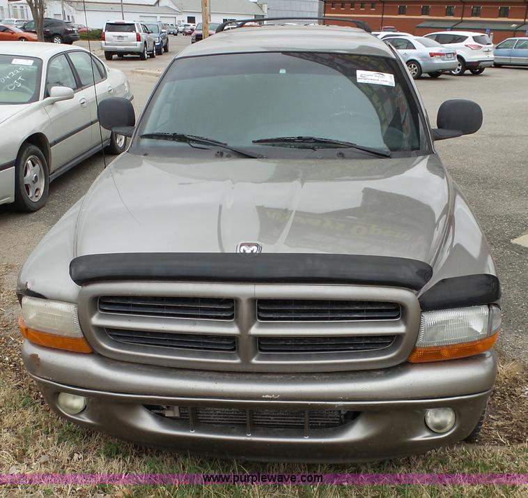 image for item L3720 2000 Dodge Durango SLT SUV