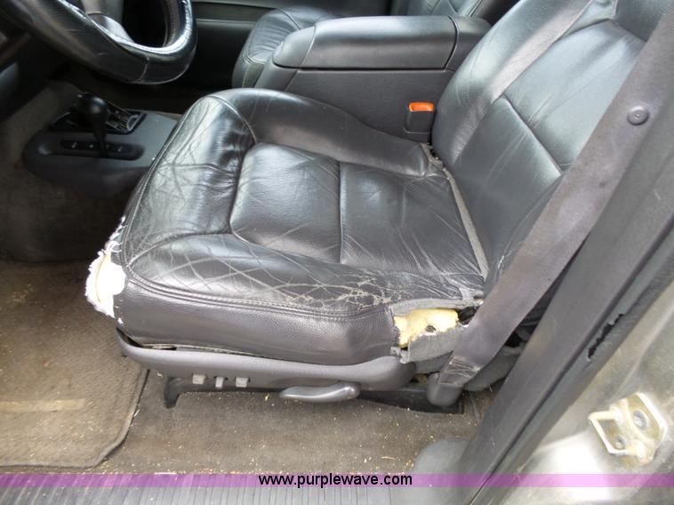 image for item L3720 2000 Dodge Durango SLT SUV