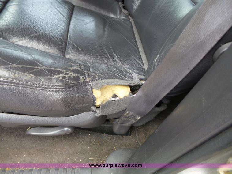 image for item L3720 2000 Dodge Durango SLT SUV