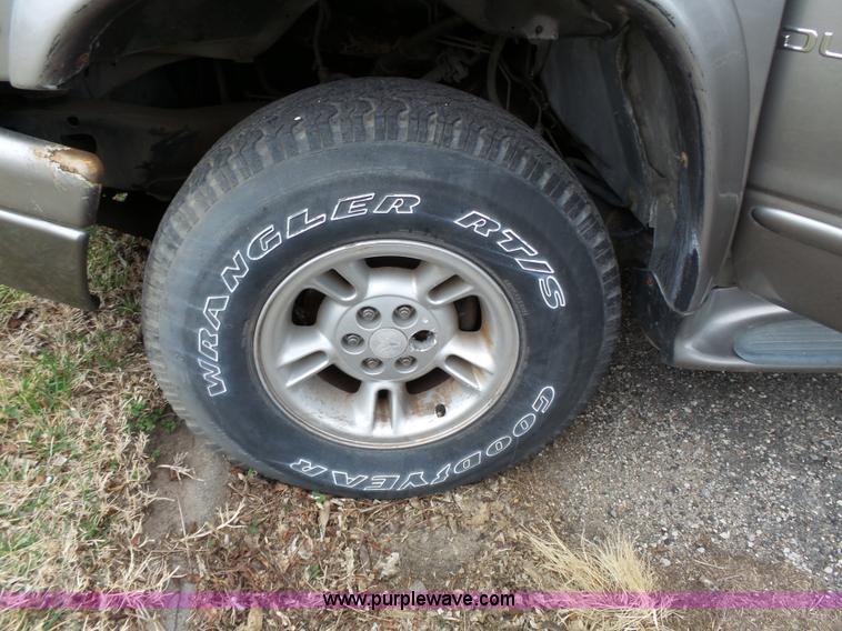 image for item L3720 2000 Dodge Durango SLT SUV