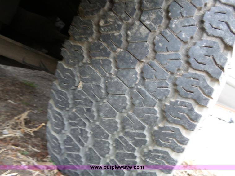 image for item L3720 2000 Dodge Durango SLT SUV