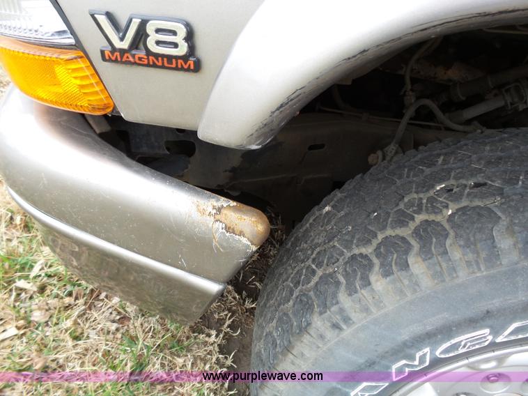 image for item L3720 2000 Dodge Durango SLT SUV